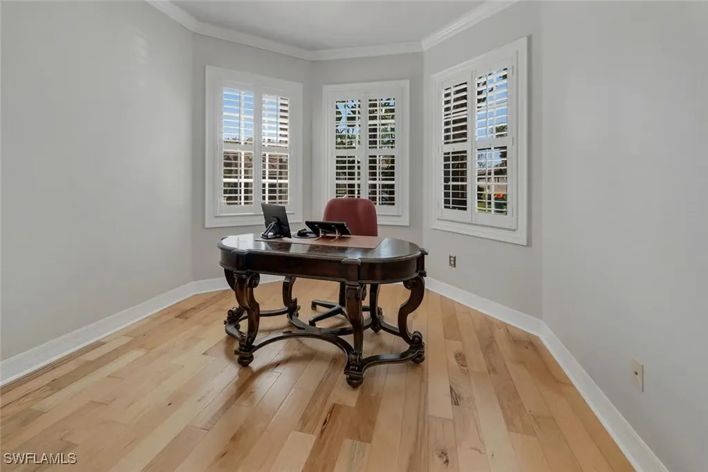 6863 Del Mar Terrace Naples FL 34105