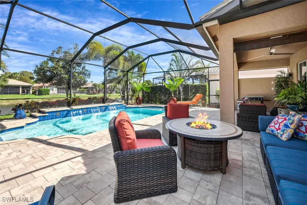 6863 Del Mar Terrace Naples FL 34105