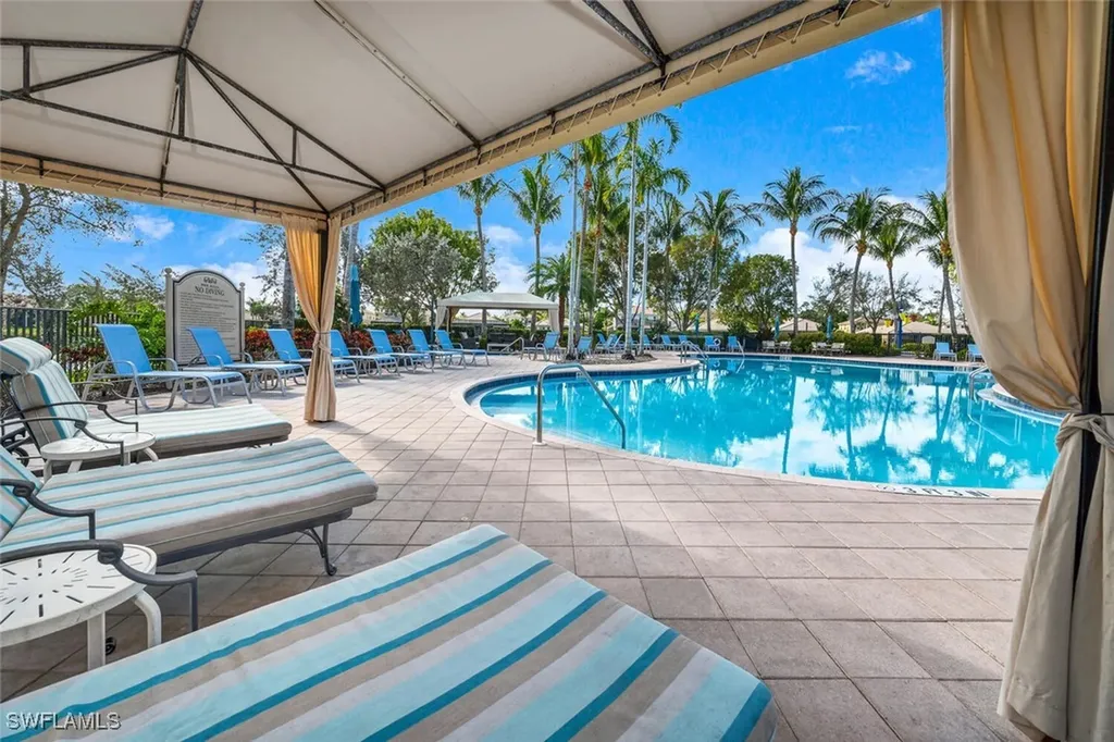 6863 Del Mar Terrace Naples FL 34105
