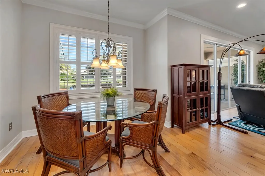 6863 Del Mar Terrace Naples FL 34105