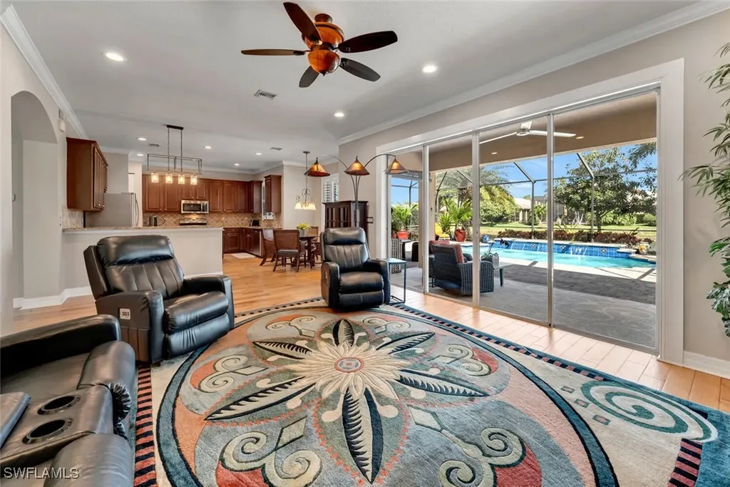 6863 Del Mar Terrace Naples FL 34105