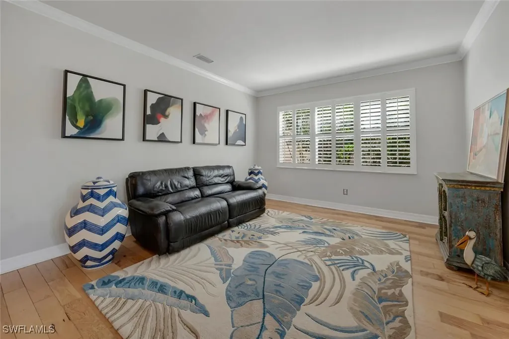6863 Del Mar Terrace Naples FL 34105