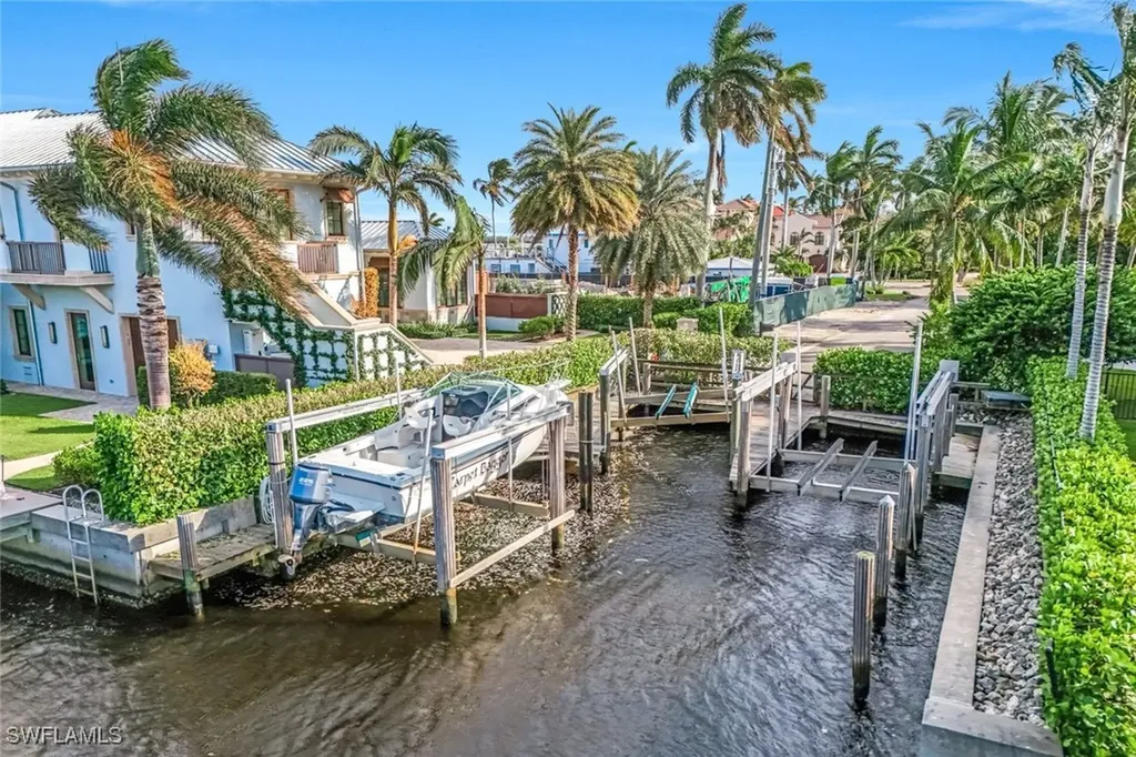 2125 Marina Drive Naples FL 34102