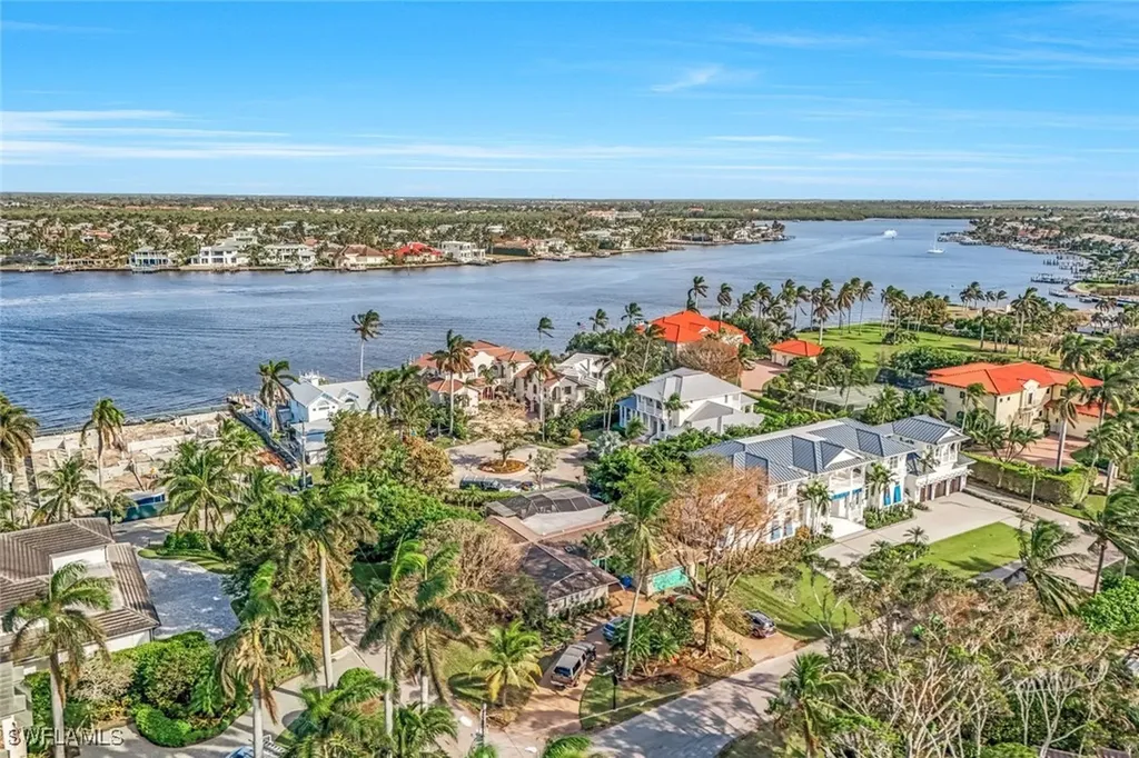 2125 Marina Drive Naples FL 34102
