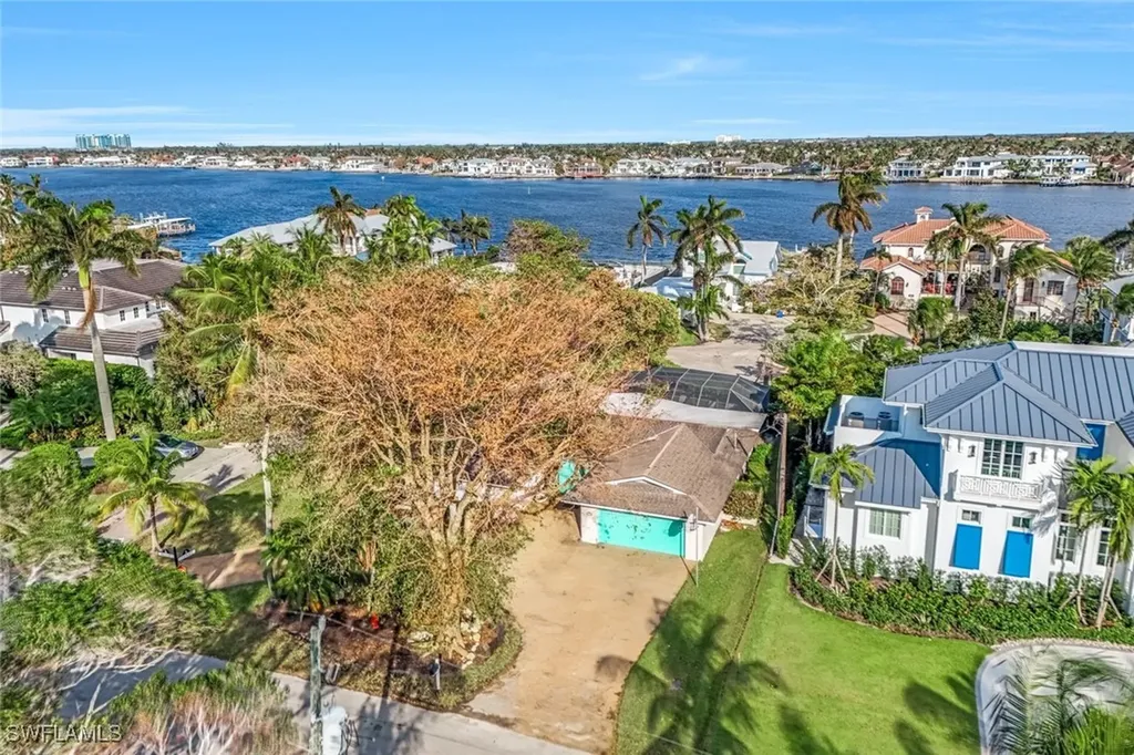 2125 Marina Drive Naples FL 34102