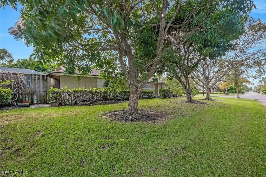 2125 Marina Drive Naples FL 34102