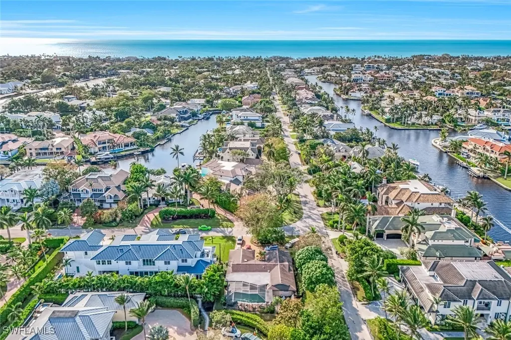2125 Marina Drive Naples FL 34102