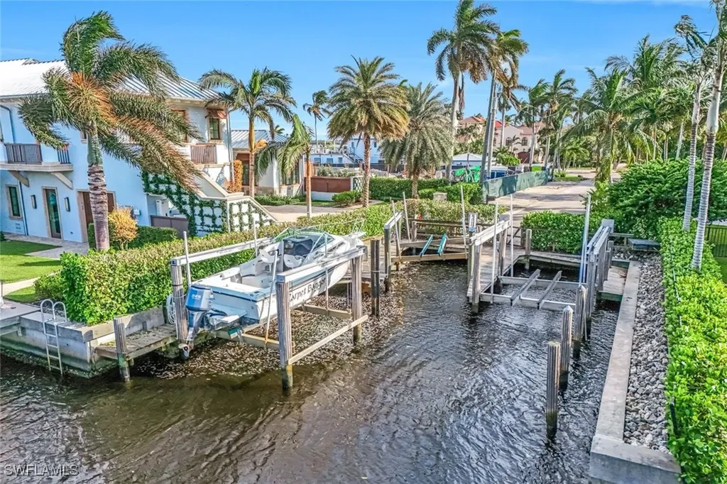 2125 Marina Drive Naples FL 34102