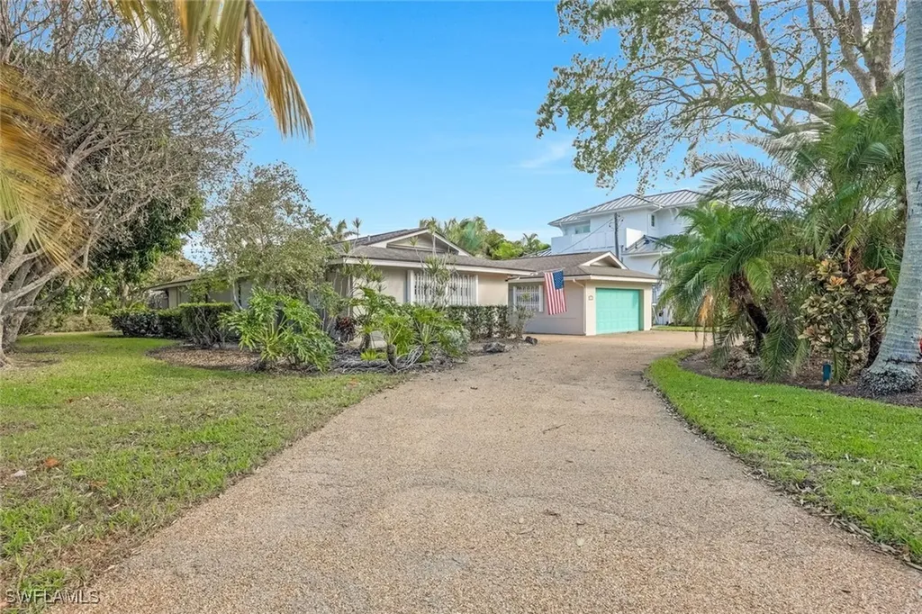 2125 Marina Drive Naples FL 34102