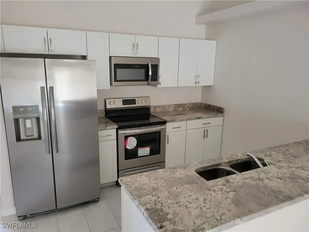 1138/1140 SE 9th Court Cape Coral FL 33990