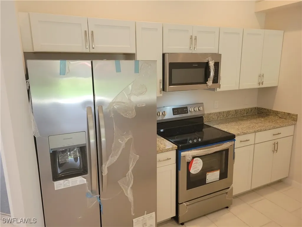 1138/1140 SE 9th Court Cape Coral FL 33990