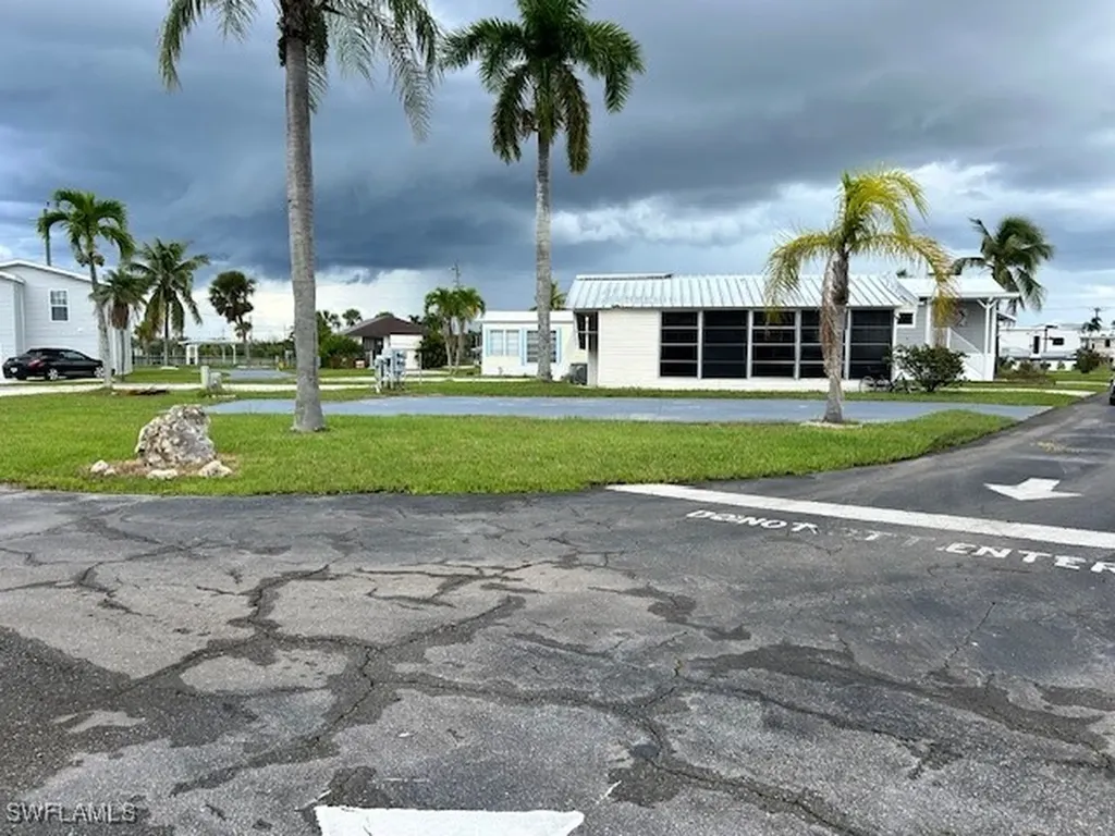 19681 Summerlin Road K-579 Fort Myers FL 33908