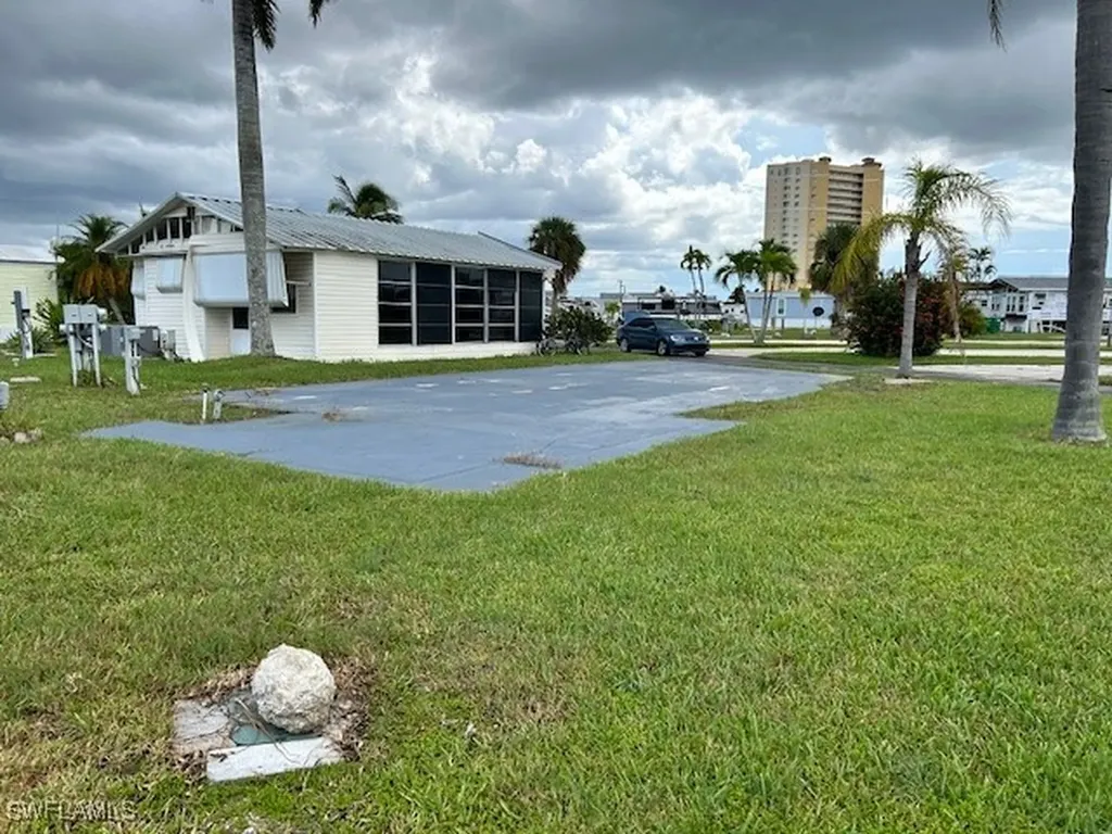19681 Summerlin Road K-579 Fort Myers FL 33908