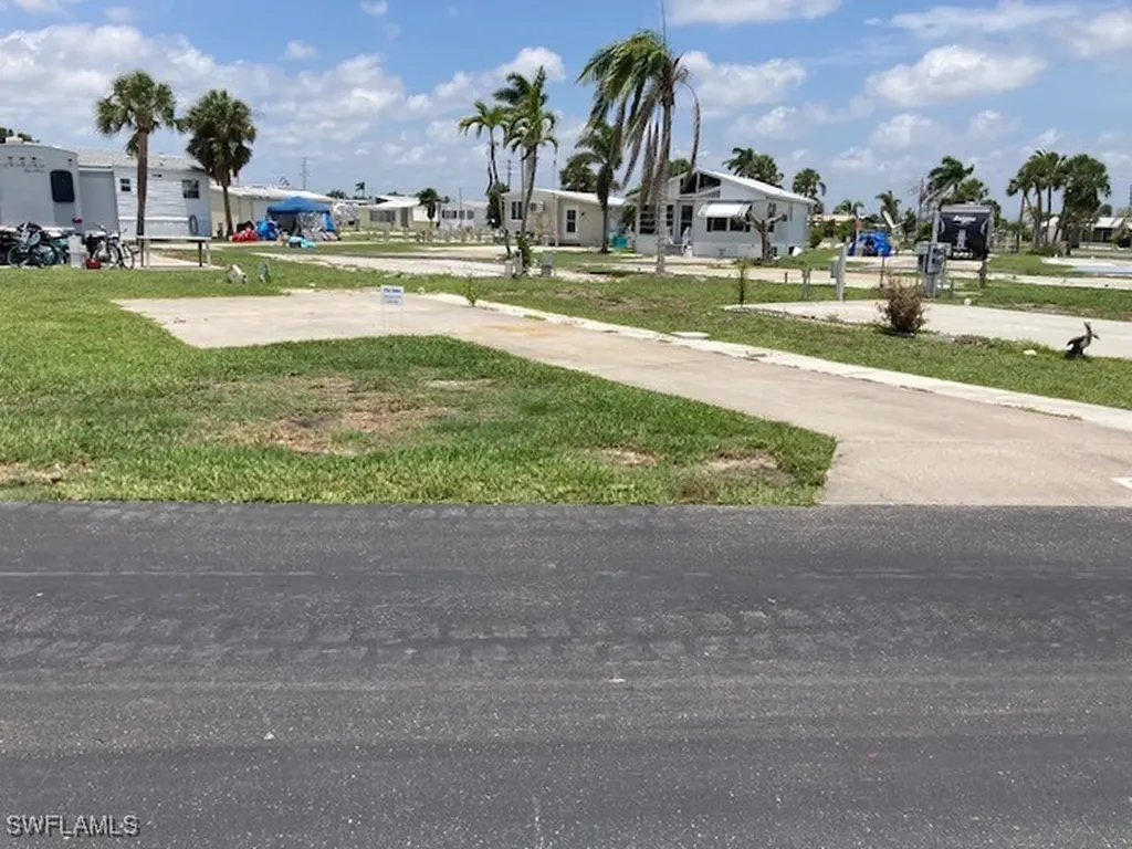 19681 Summerlin Road 256 Fort Myers FL 33908