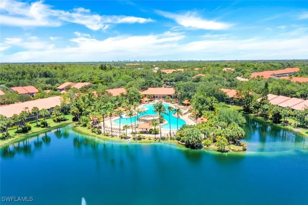 Naples FL, 2395 Bayou Lane, Unit 7