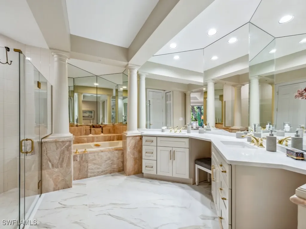 241 Colonade Circle Naples FL 34103
