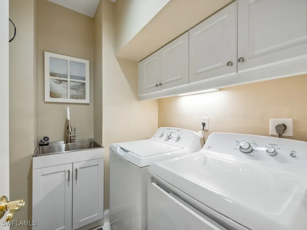 241 Colonade Circle Naples FL 34103