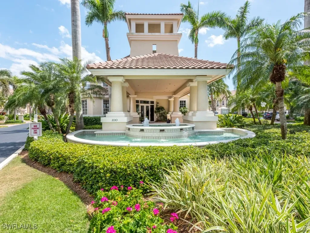 241 Colonade Circle Naples FL 34103