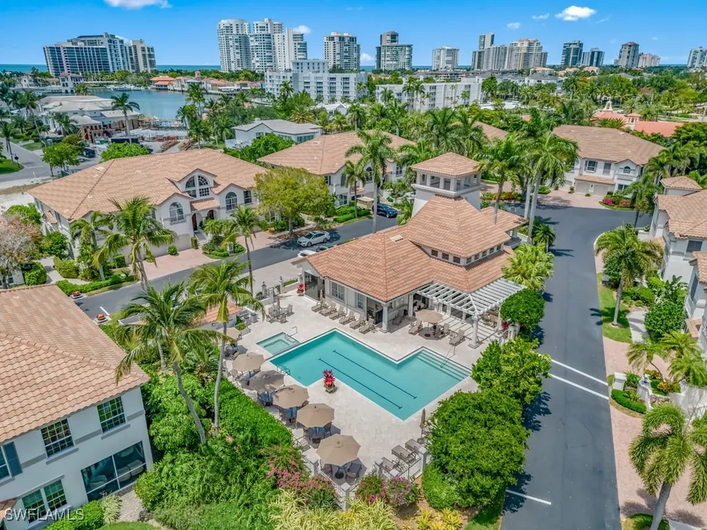 241 Colonade Circle Naples FL 34103