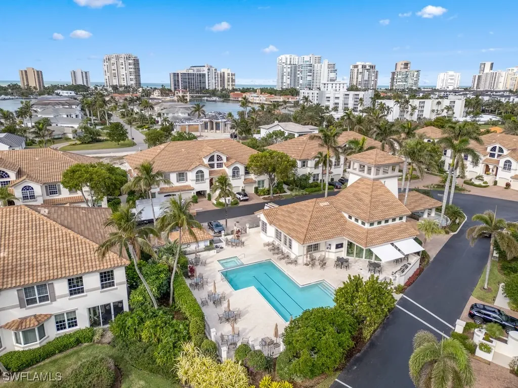 241 Colonade Circle Naples FL 34103