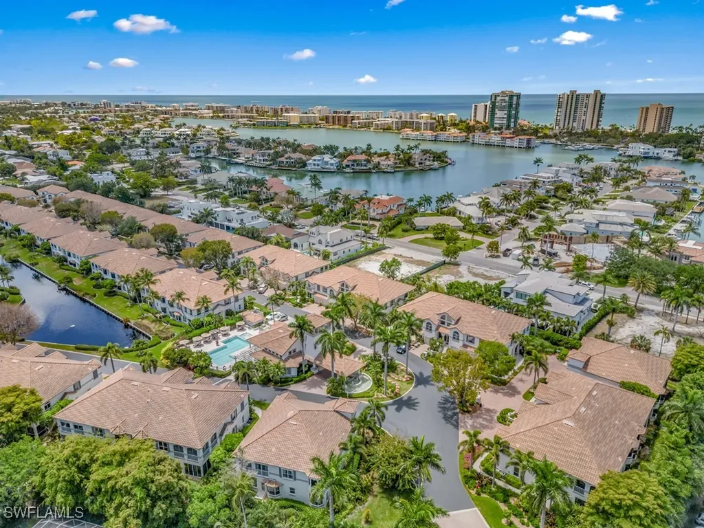241 Colonade Circle Naples FL 34103