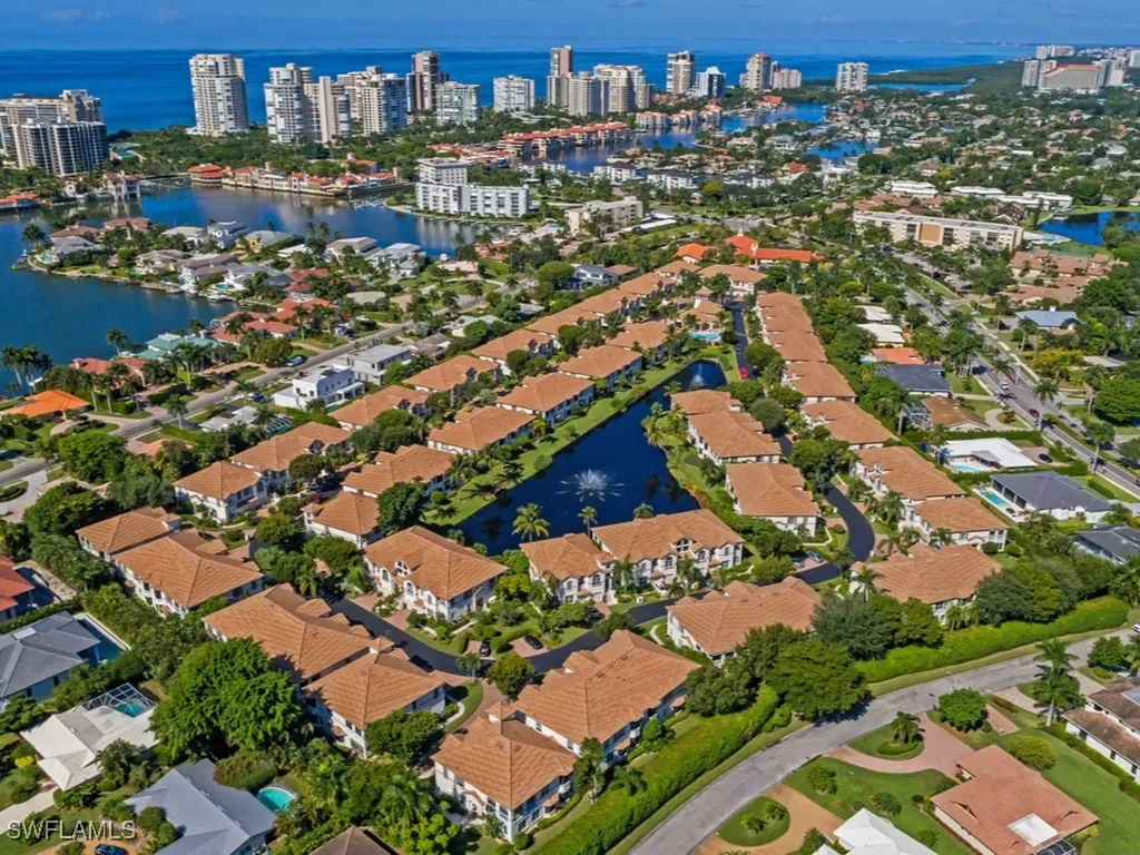 241 Colonade Circle Naples FL 34103