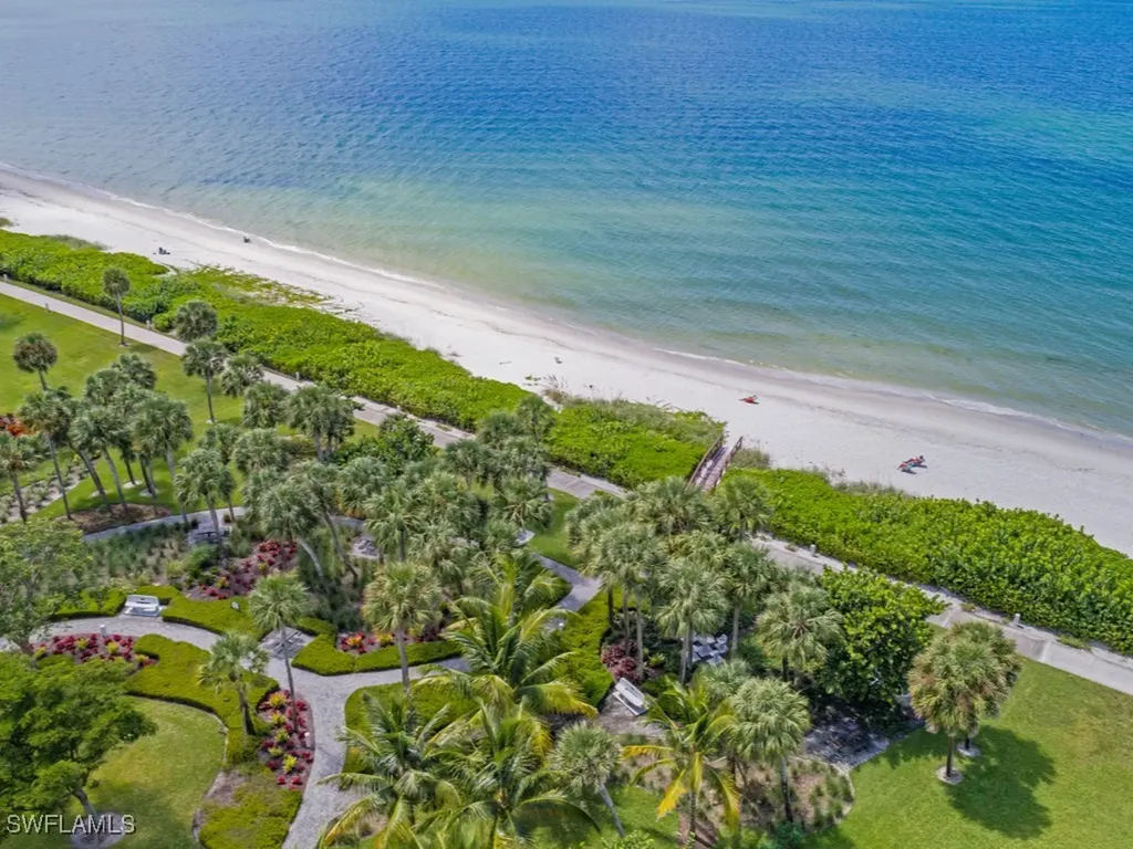 241 Colonade Circle Naples FL 34103
