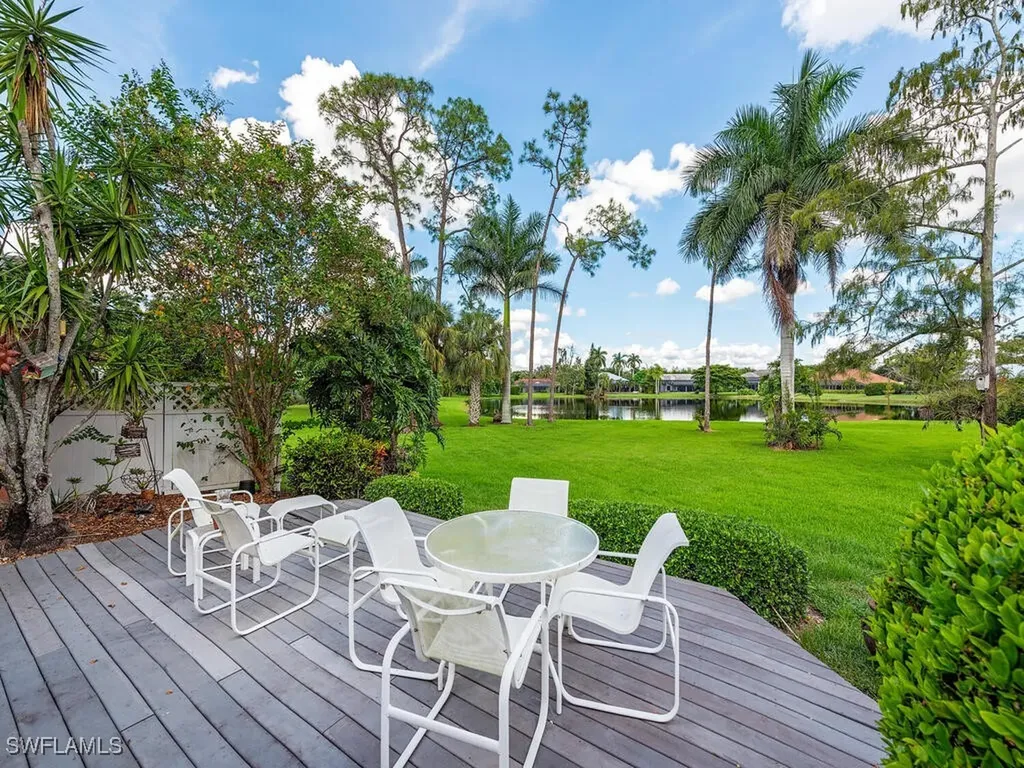 1201 Goldfinch Way Naples FL 34105