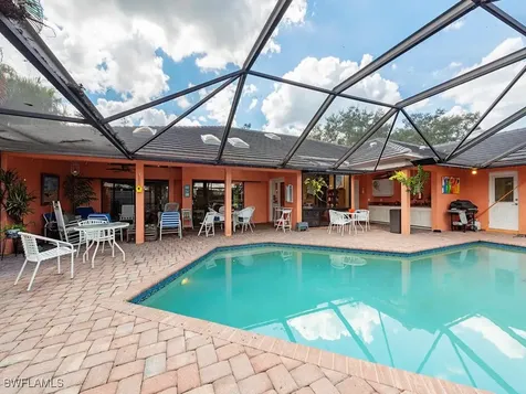 1201 Goldfinch Way Naples FL 34105