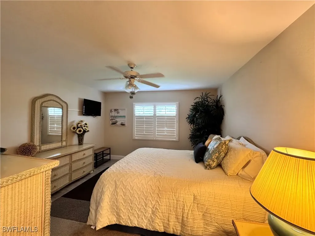 484 Belina Drive Naples FL 34104