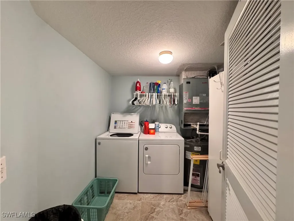 484 Belina Drive Naples FL 34104