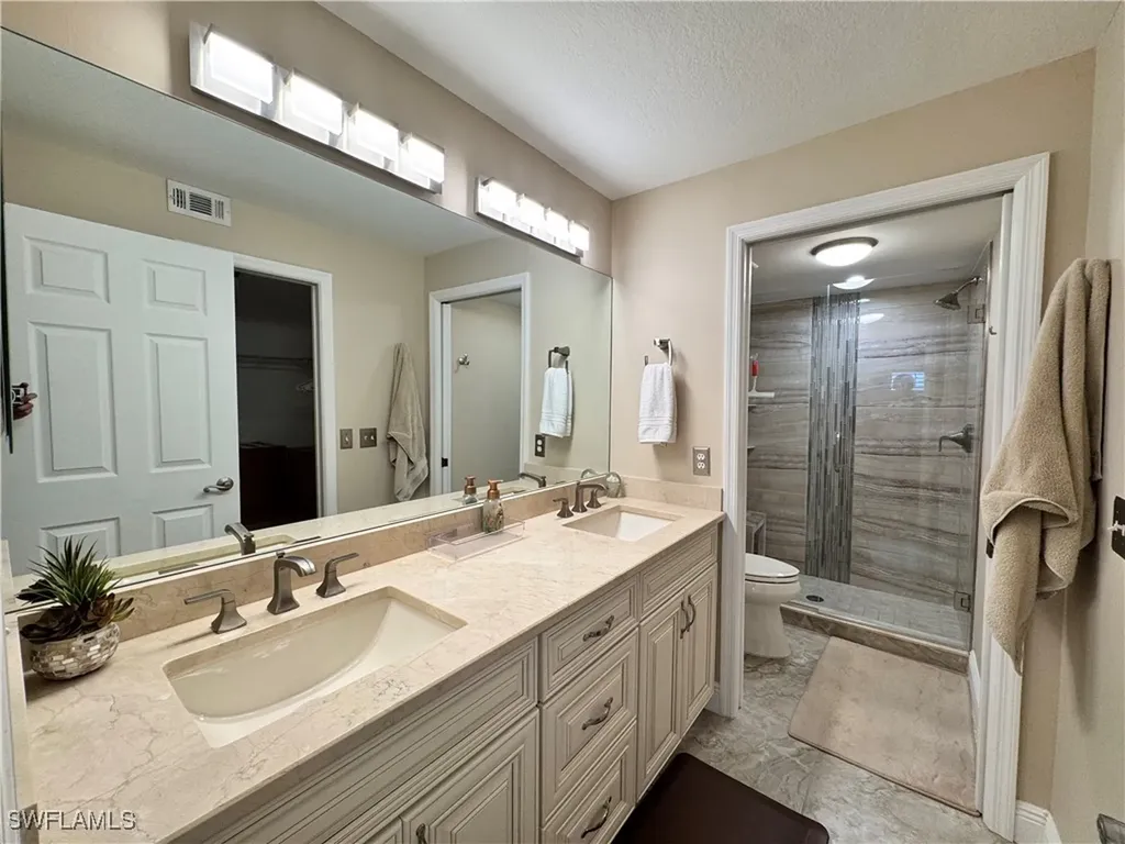 484 Belina Drive Naples FL 34104