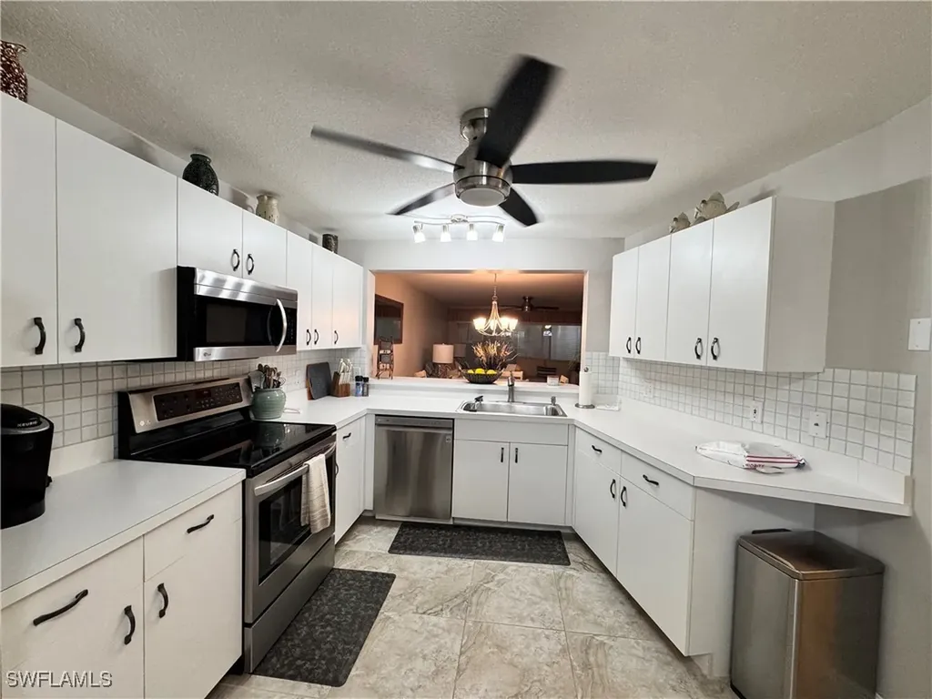 484 Belina Drive Naples FL 34104