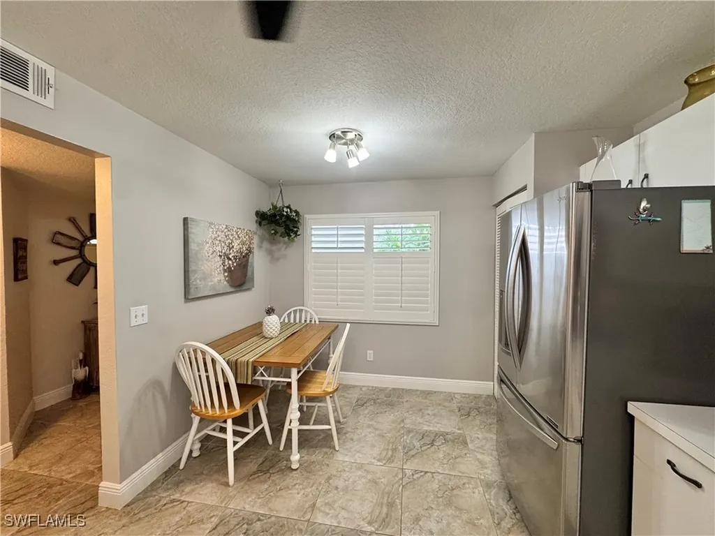 484 Belina Drive Naples FL 34104