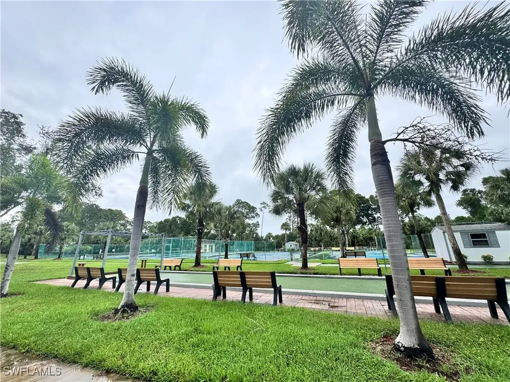 484 Belina Drive Naples FL 34104