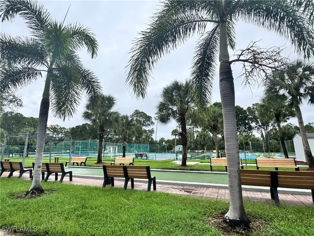484 Belina Drive Naples FL 34104