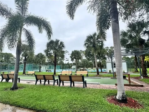 484 Belina Drive Naples FL 34104