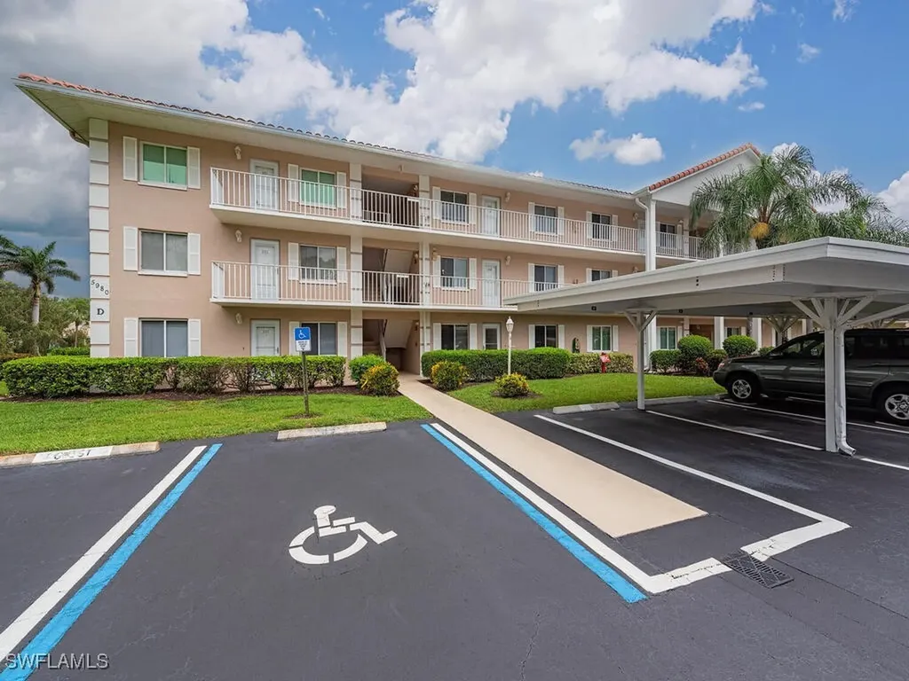 Naples FL, 5980 Amherst Drive, Unit D102