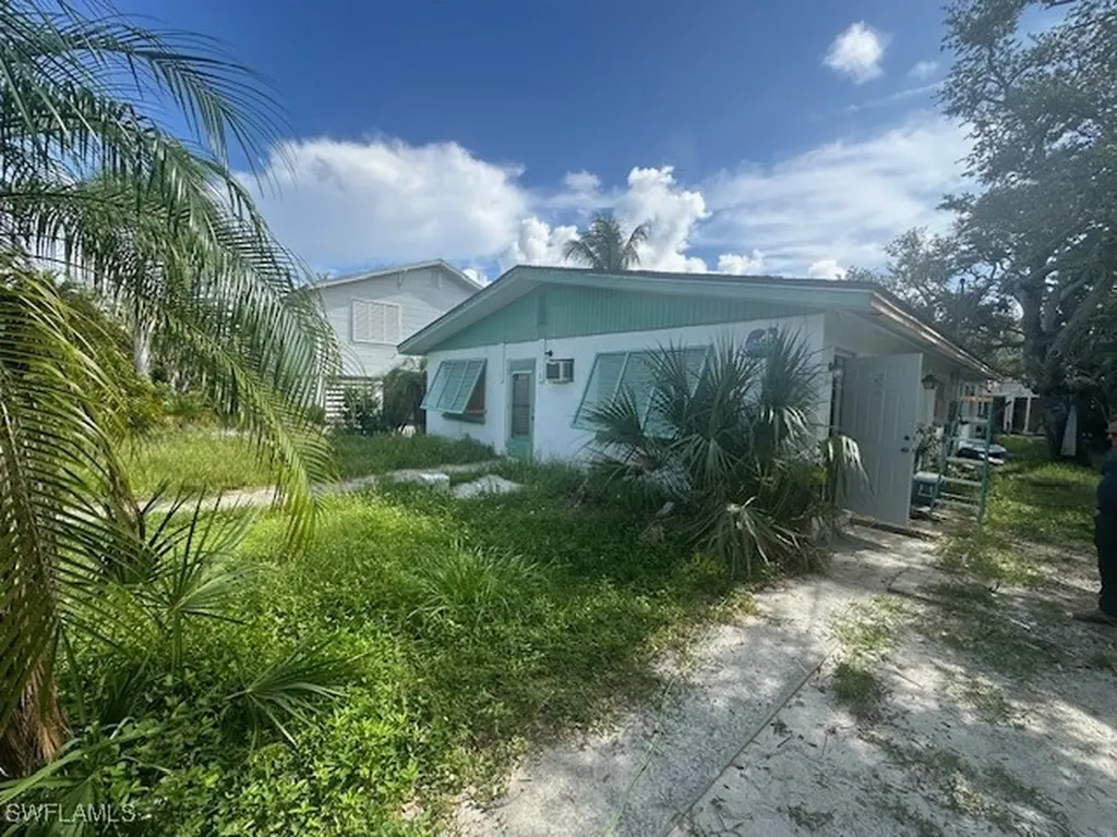 123 Falkirk Street Fort Myers Beach FL 33931