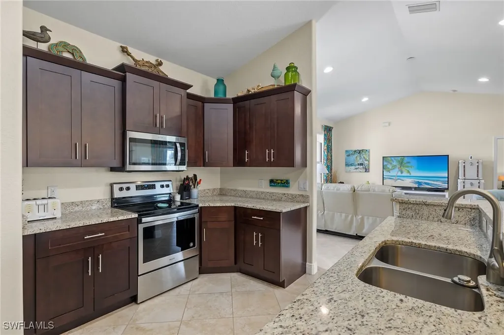 212 NW 26th Place Cape Coral FL 33993