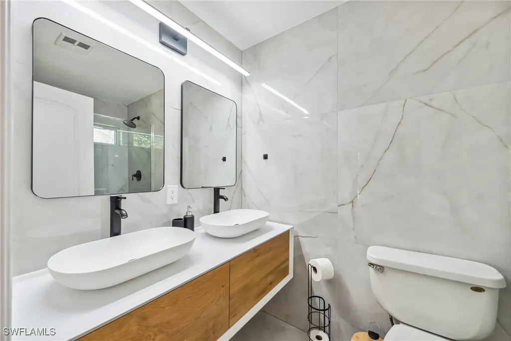 4519 Lakewood Boulevard Naples FL 34112