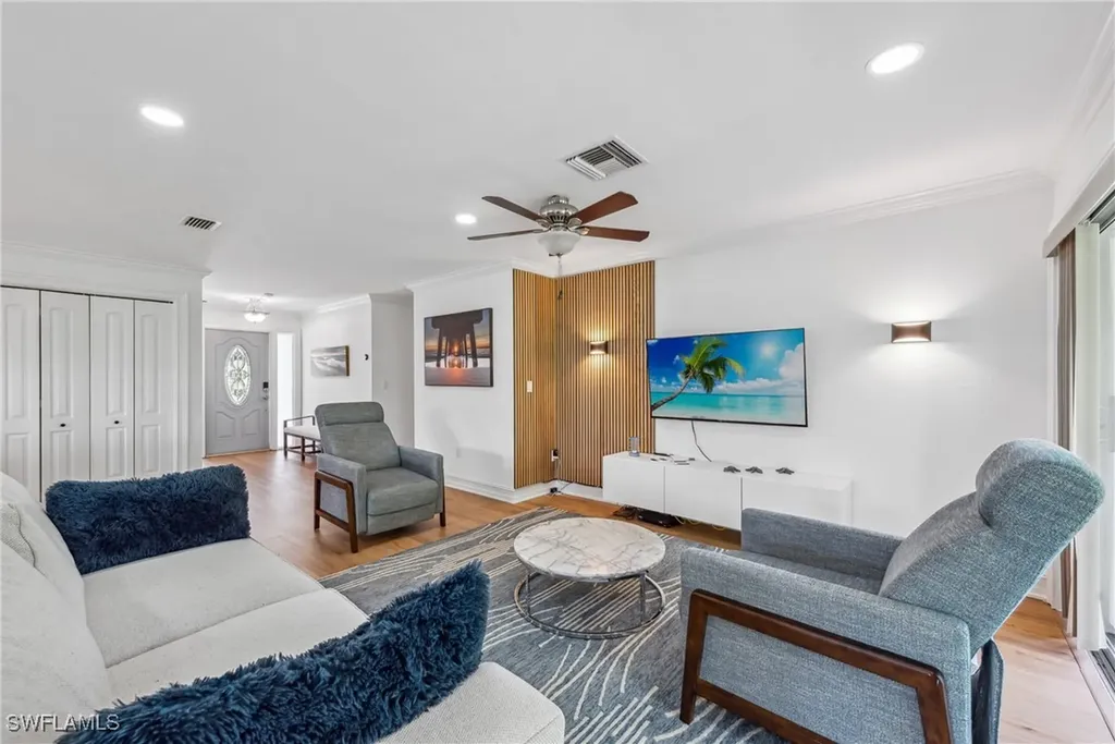 4519 Lakewood Boulevard Naples FL 34112