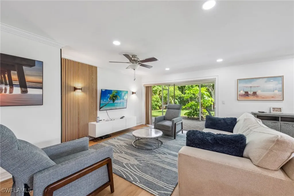 4519 Lakewood Boulevard Naples FL 34112