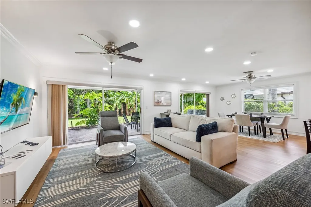 4519 Lakewood Boulevard Naples FL 34112