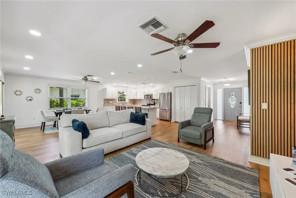 4519 Lakewood Boulevard Naples FL 34112