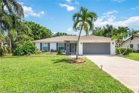 4519 Lakewood Boulevard Naples FL 34112