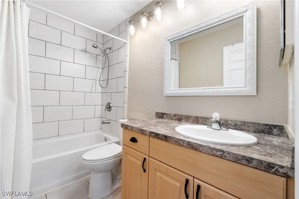 2424 43rd Avenue NE Naples FL 34120