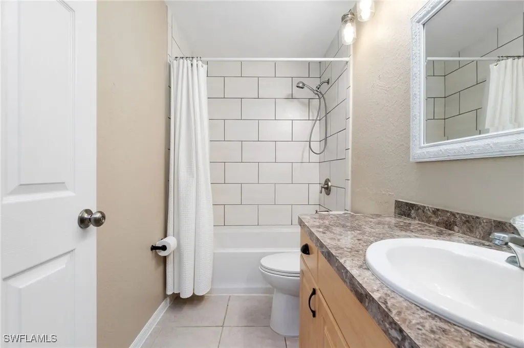 2424 43rd Avenue NE Naples FL 34120