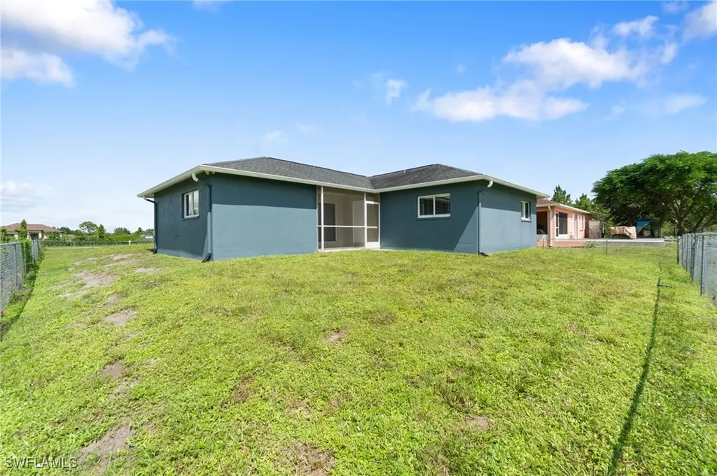2424 43rd Avenue NE Naples FL 34120