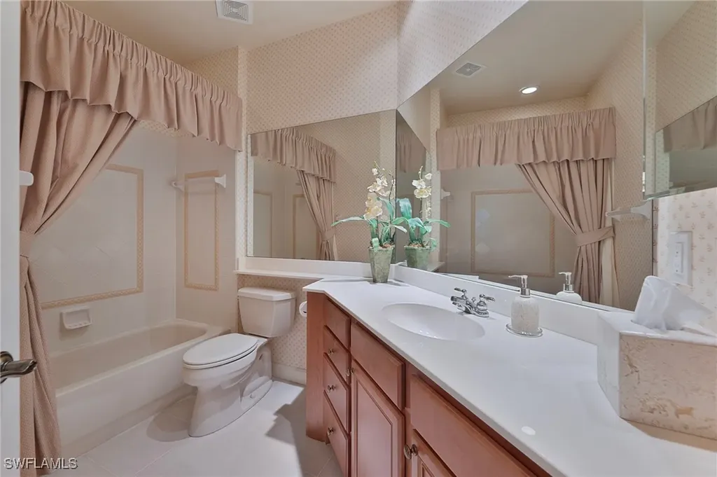 8225 Danbury Boulevard Naples FL 34120